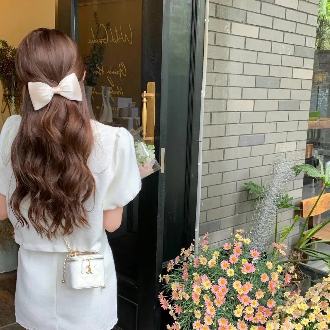 踉跄女孩